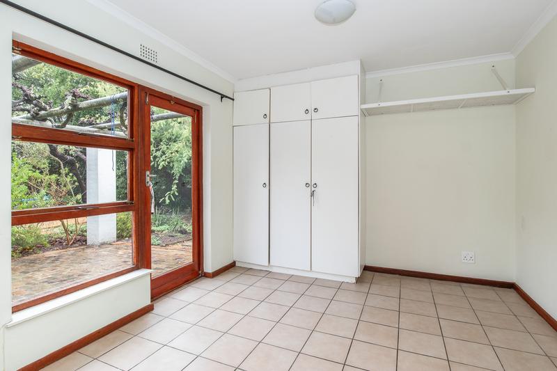 4 Bedroom Property for Sale in Constantia Western Cape